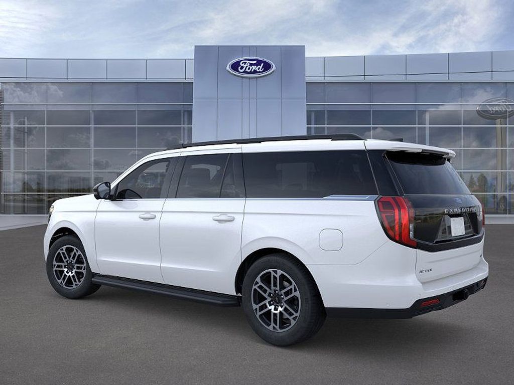 2025 Ford Expedition MAX photo 4