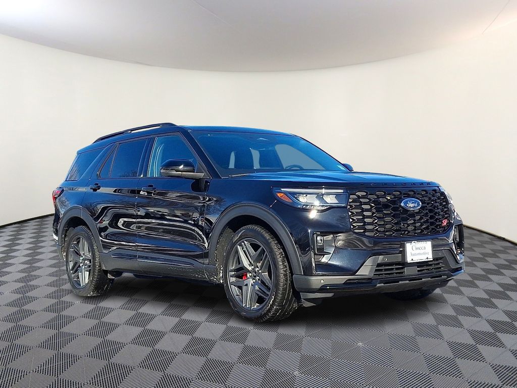 2025 Ford Explorer ST's photo