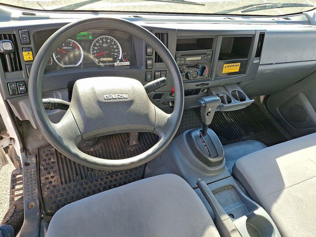 2017 Isuzu NPR photo 2