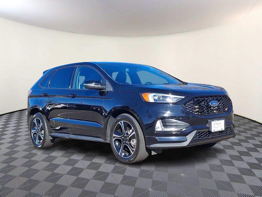 2022 Ford Edge ST's photo