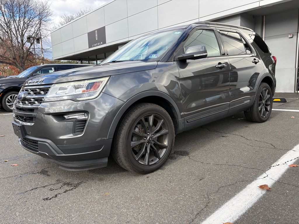 2019 Ford Explorer XLT photo 2