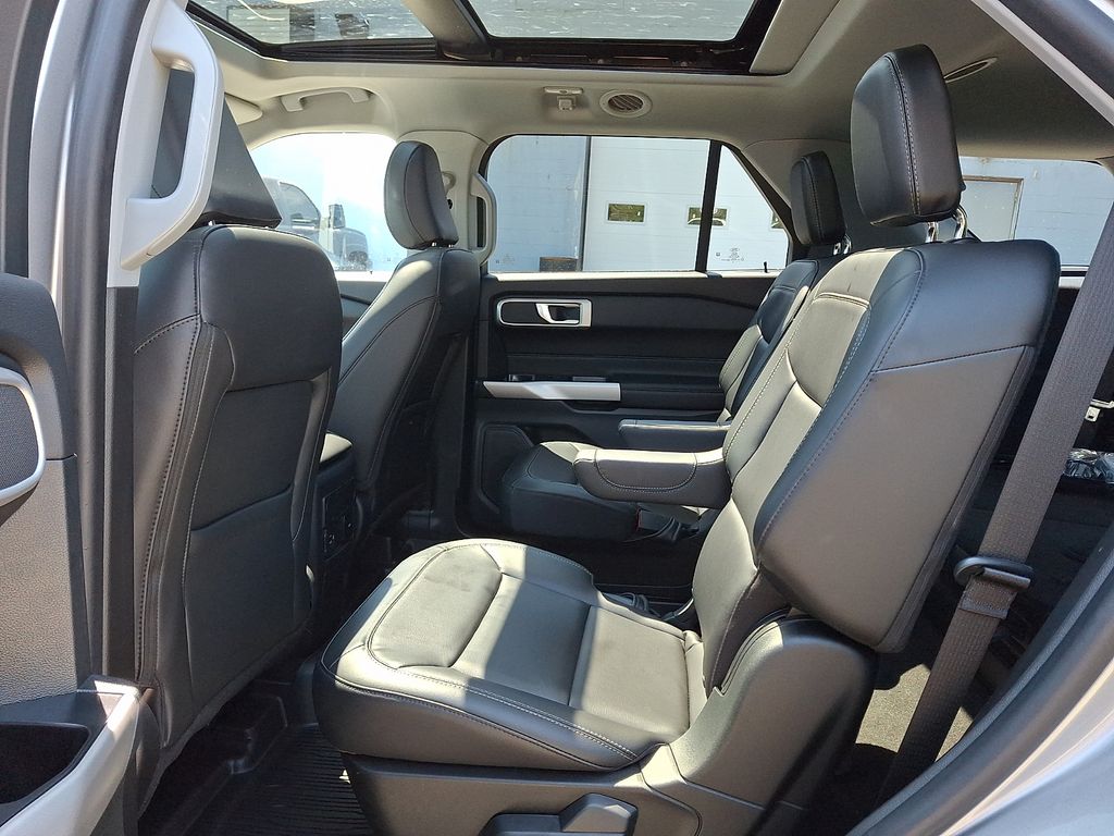2022 Ford Explorer XLT - Photo 14