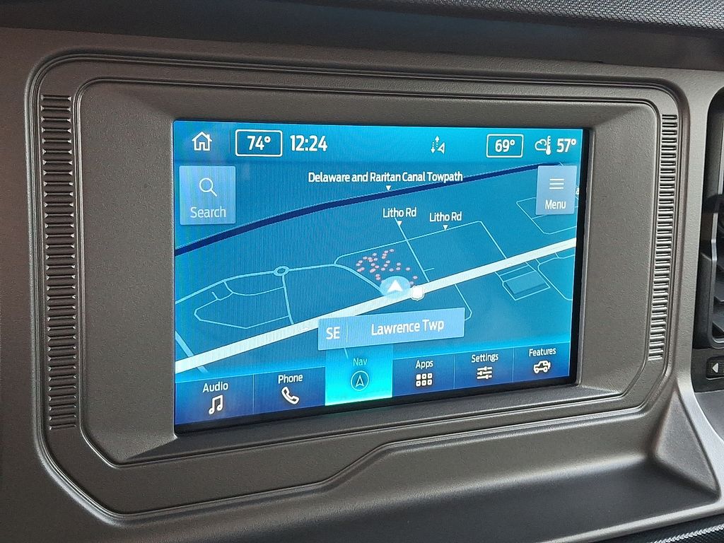 2022 Ford Bronco Outer Banks photo 3