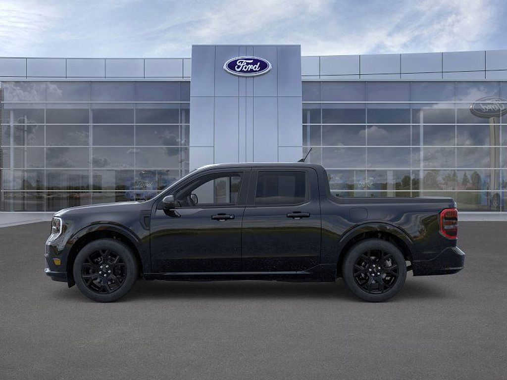 2025 Ford Maverick photo 3