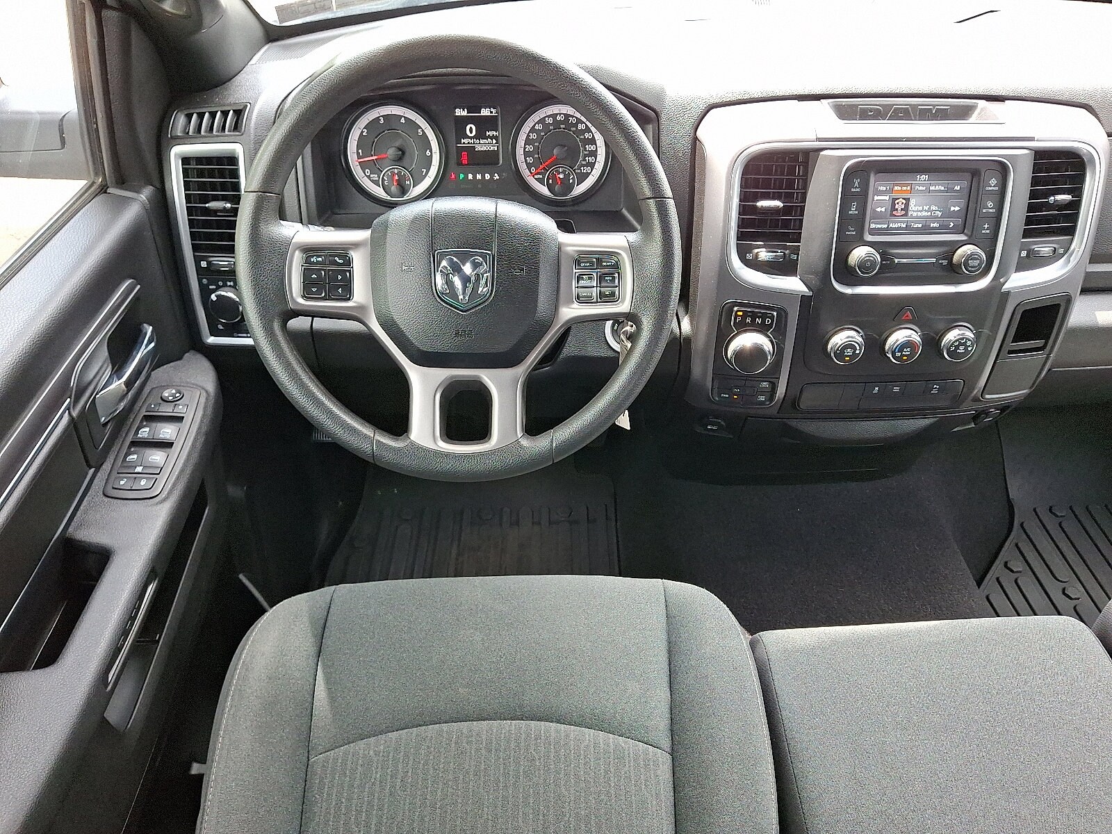 2022 Ram 1500 Classic Warlock photo 2