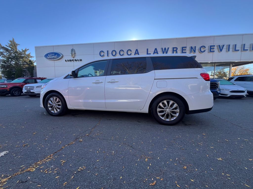 2021 Kia Sedona LX photo 4