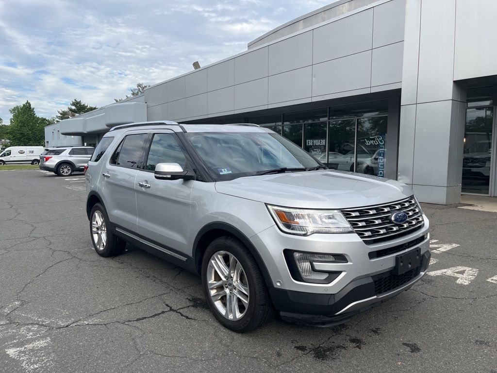 2017 Ford Explorer Limited 4WD's photo