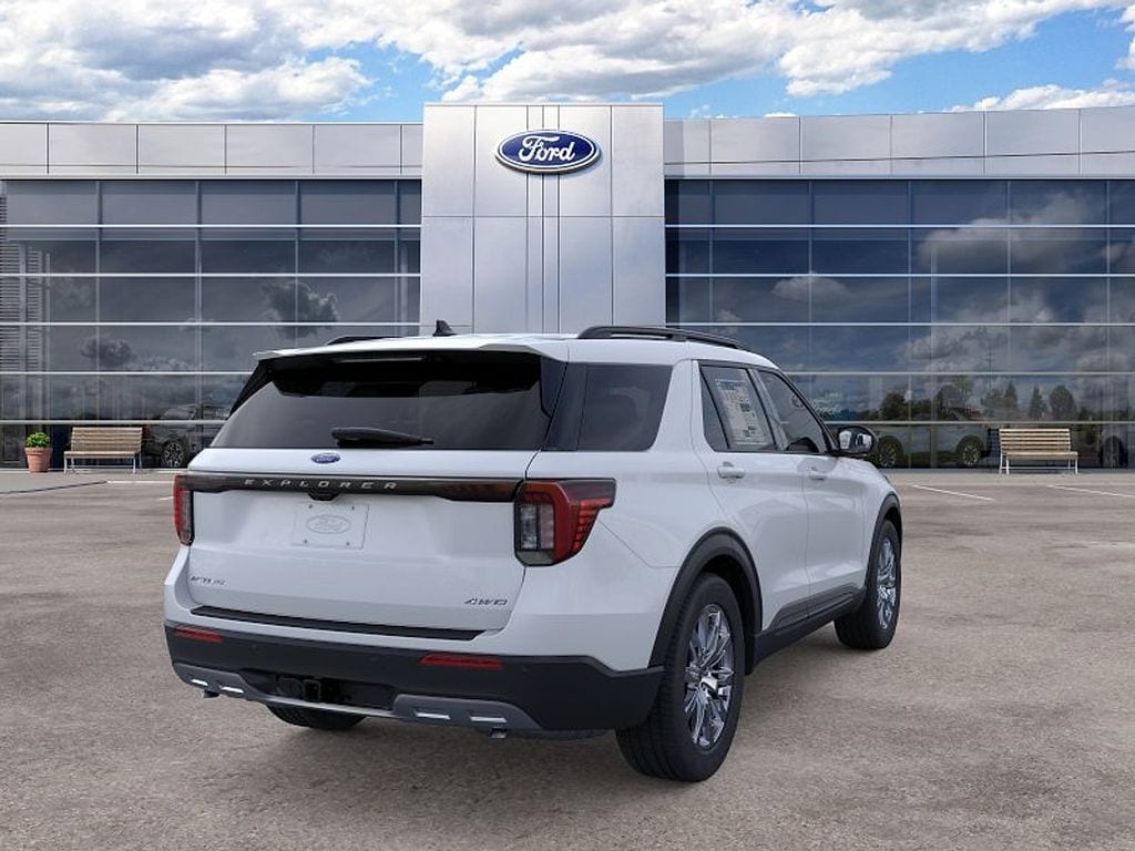 2026 Ford Explorer Active - Photo 8