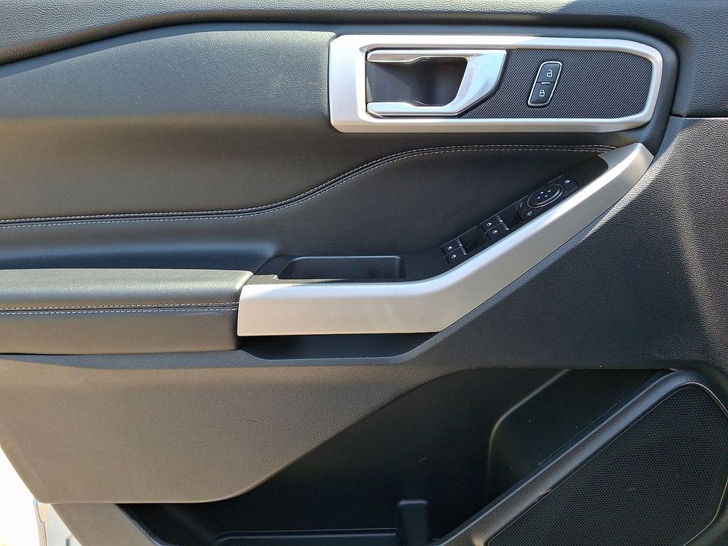 2022 Ford Explorer XLT - Photo 15