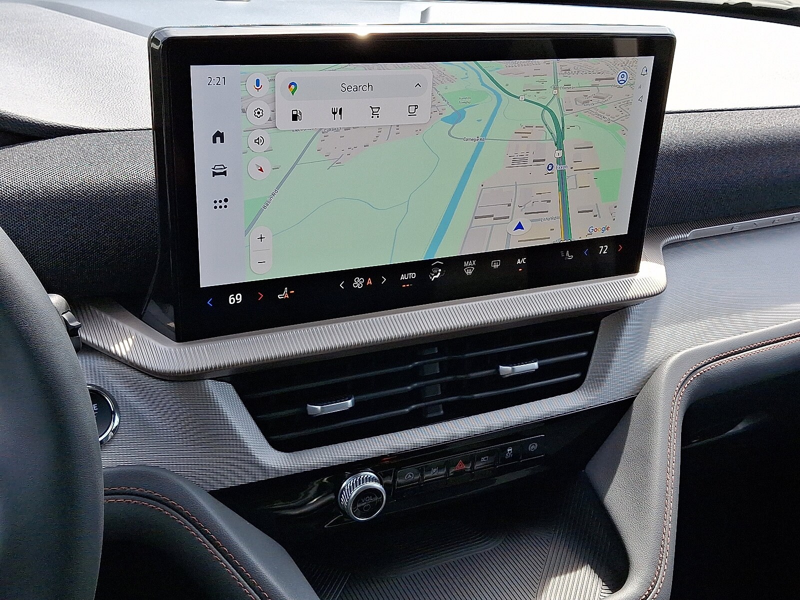 2025 Ford Explorer photo 3