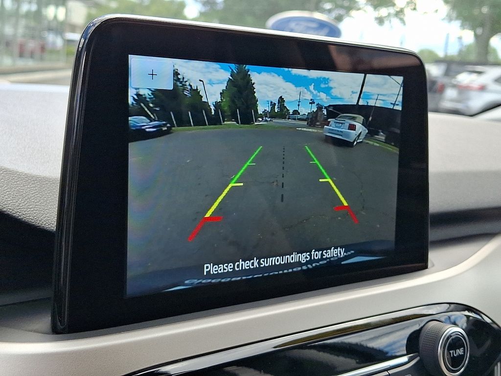 2022 Ford Escape SE photo 3