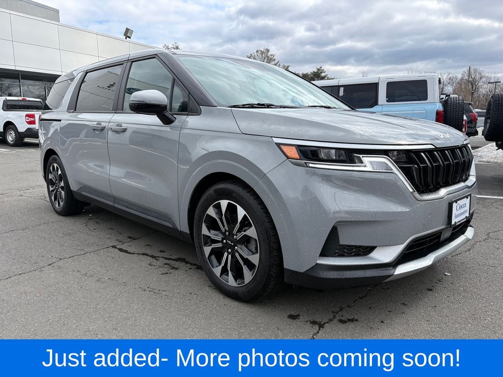 Used 2024 Kia Carnival EX MPV