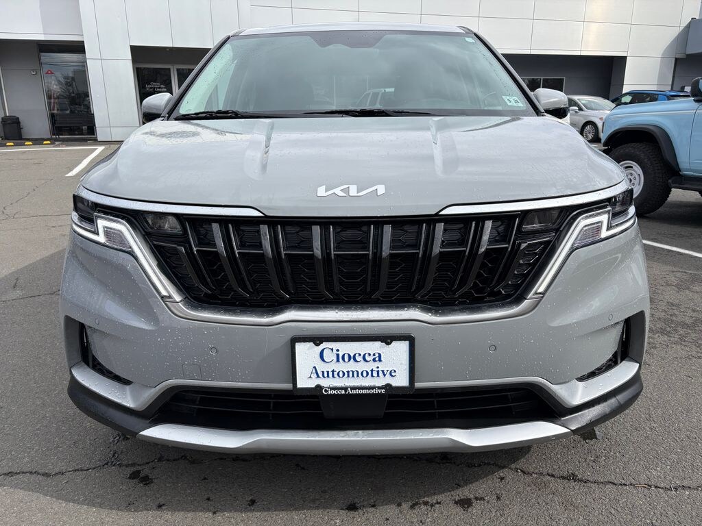 Used 2024 Kia Carnival EX MPV