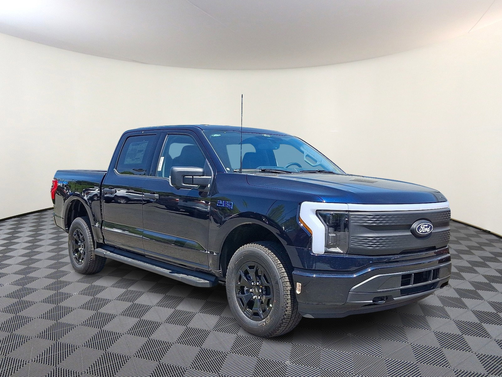 2025 Ford F-150 Lightning XLT's photo