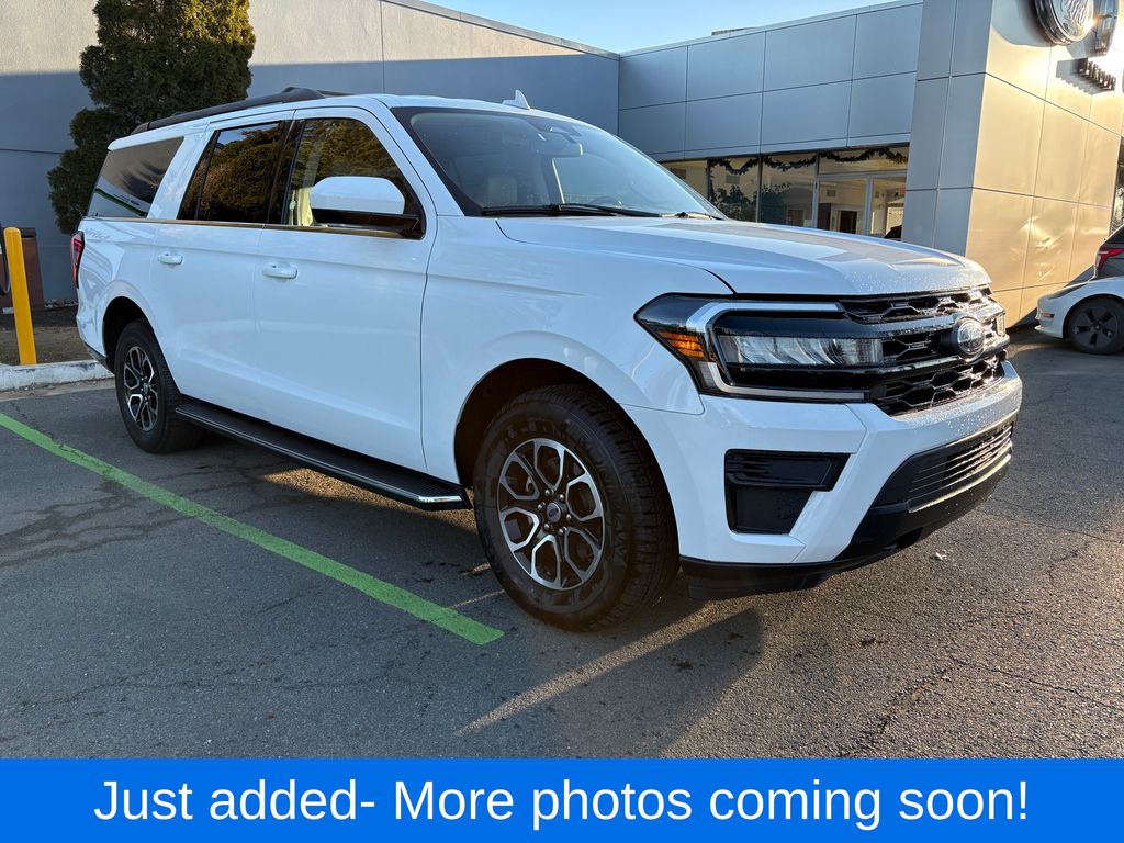 2023 Ford Expedition XLT's photo