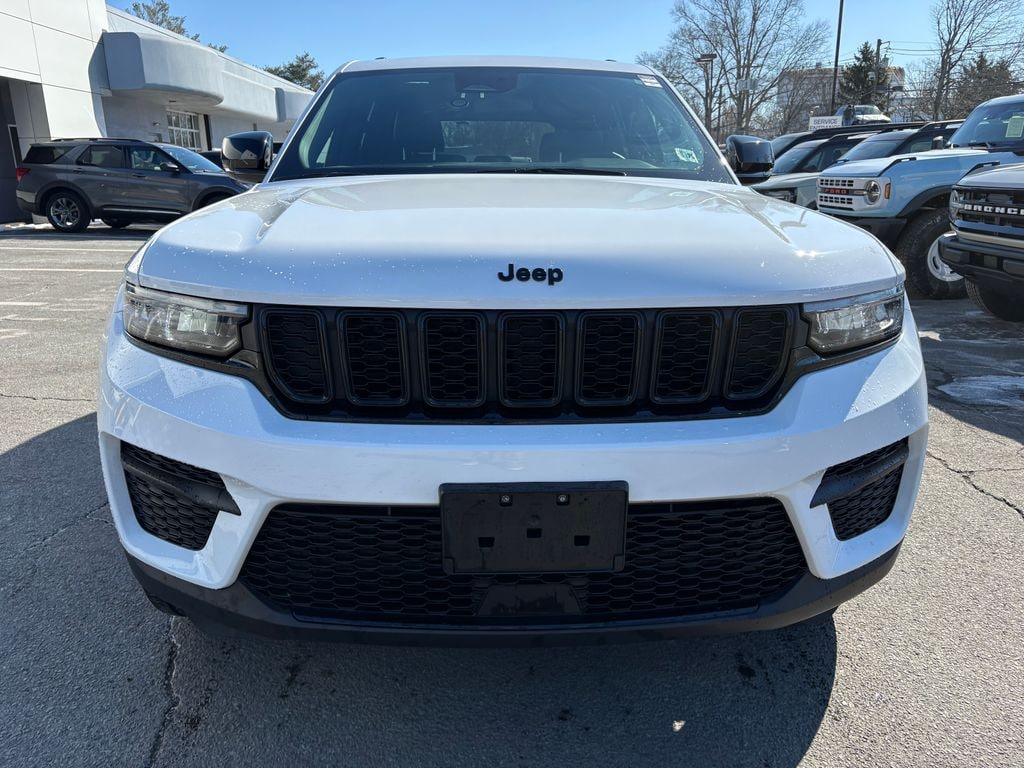 Used 2023 Jeep Grand Cherokee Altitude SUV