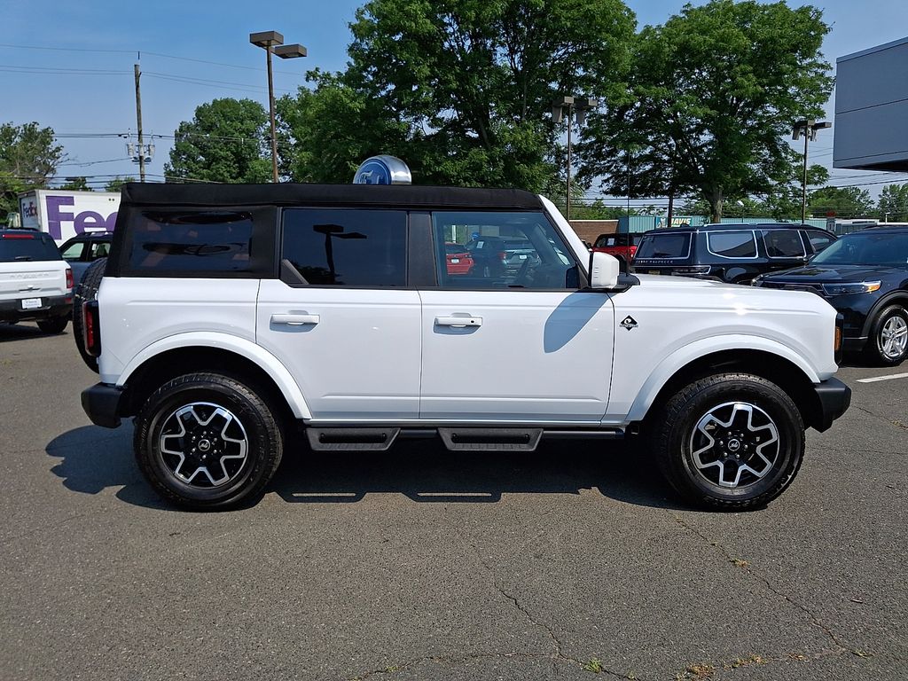 2024 Ford Bronco 4-Door Outer Banks - Photo 10