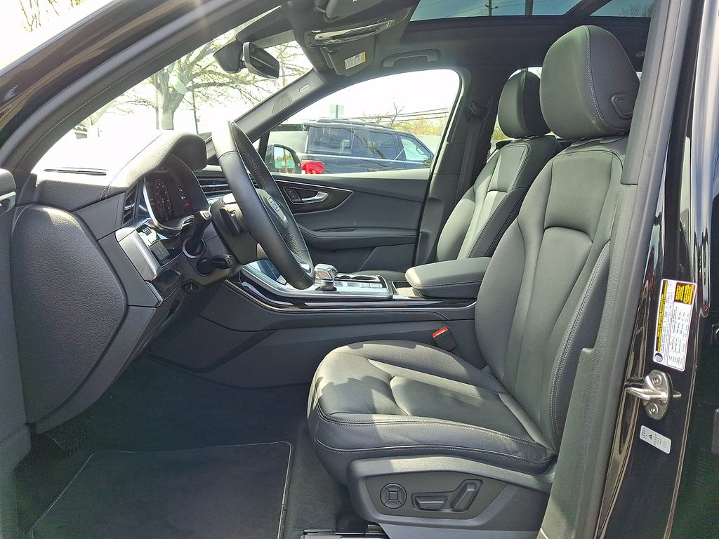 2025 Audi Q7 Premium Plus - Photo 17