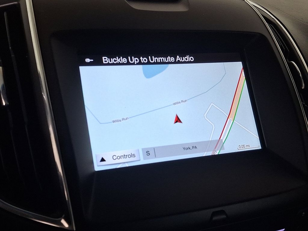 2018 Ford Edge Sport photo 2