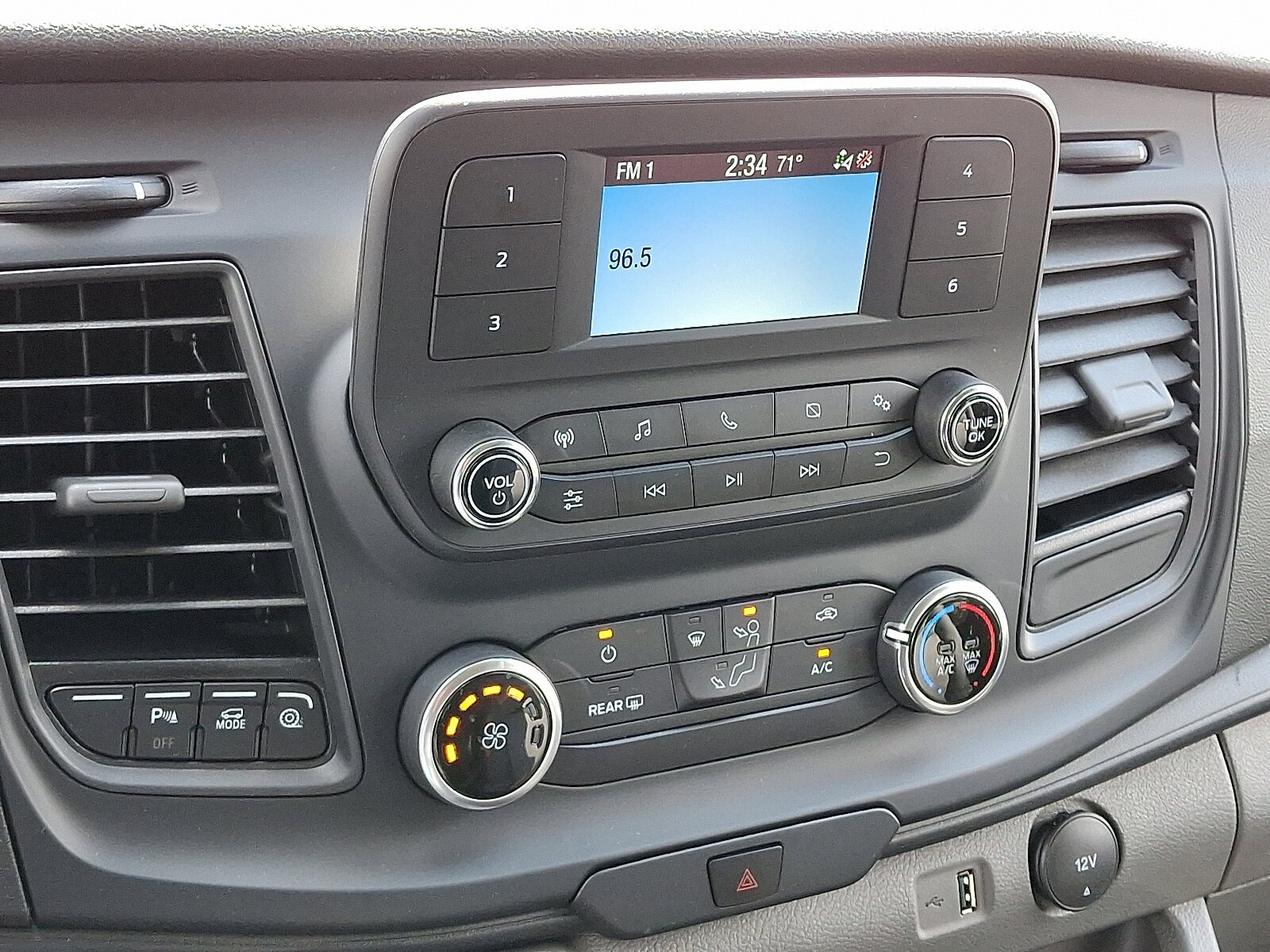 2025 Ford Transit Passenger XL photo 3