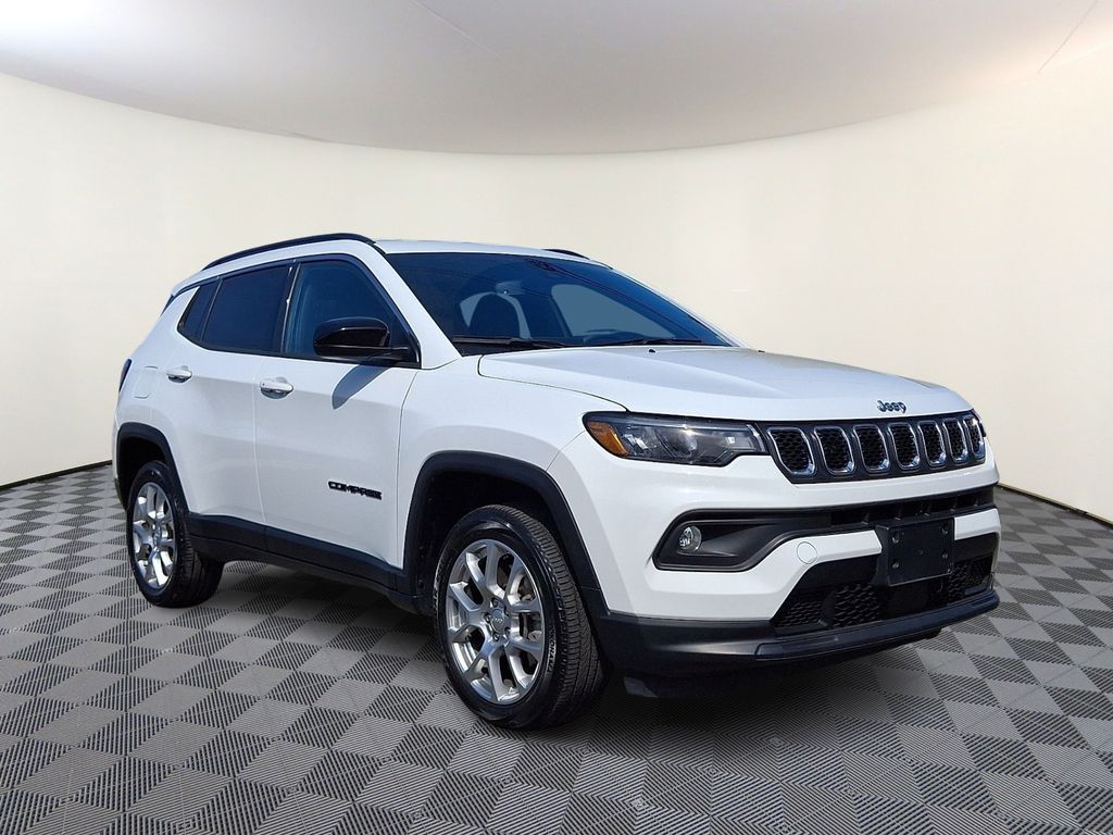 2023 Jeep Compass Latitude Lux