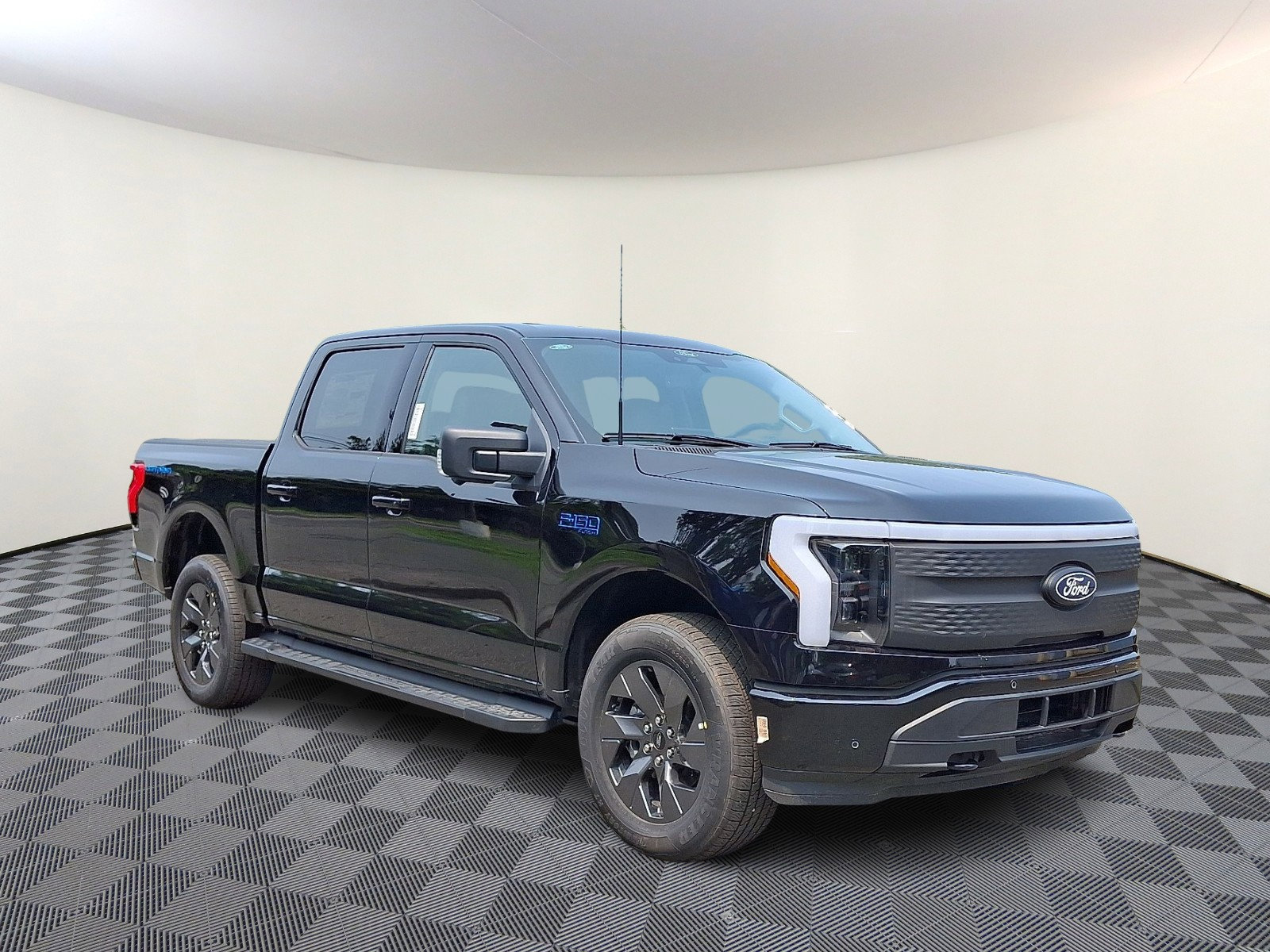 2025 Ford F-150 Lightning Flash's photo