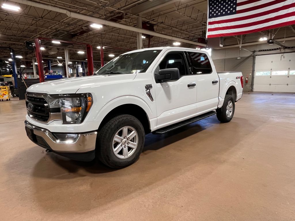 2023 Ford F-150 XLT photo 2