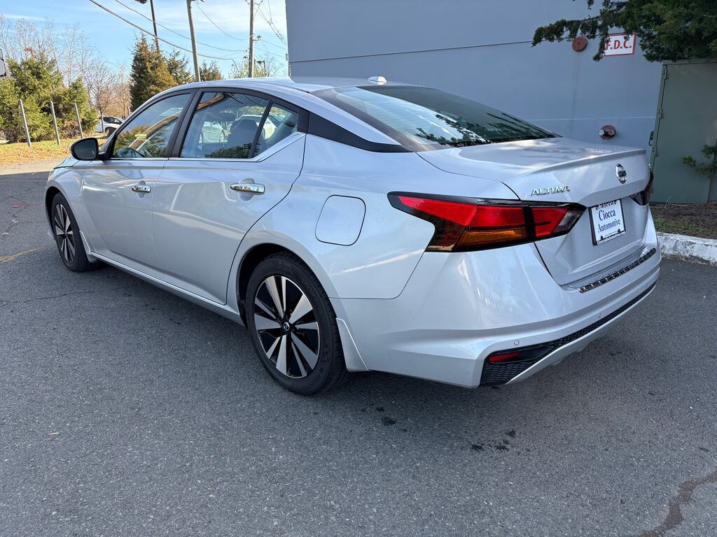 Used 2022 Nissan Altima 2.5 SV Sedan