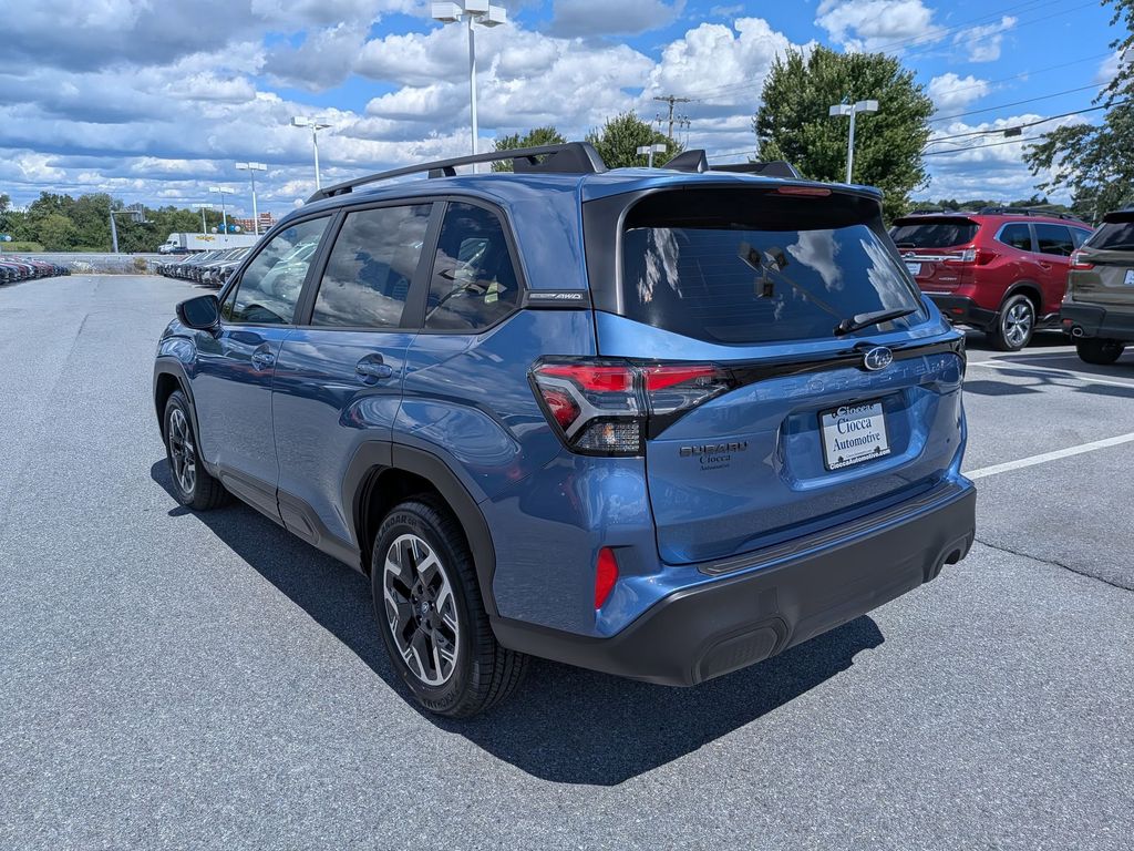 2025 Subaru Forester Premium photo 4