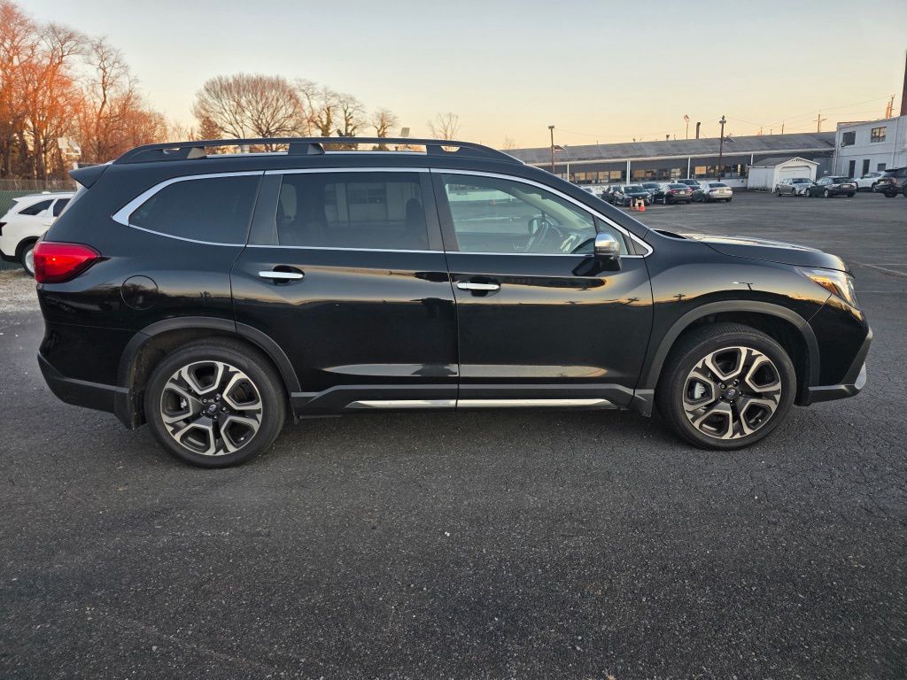 2023 Subaru Ascent Touring photo 4