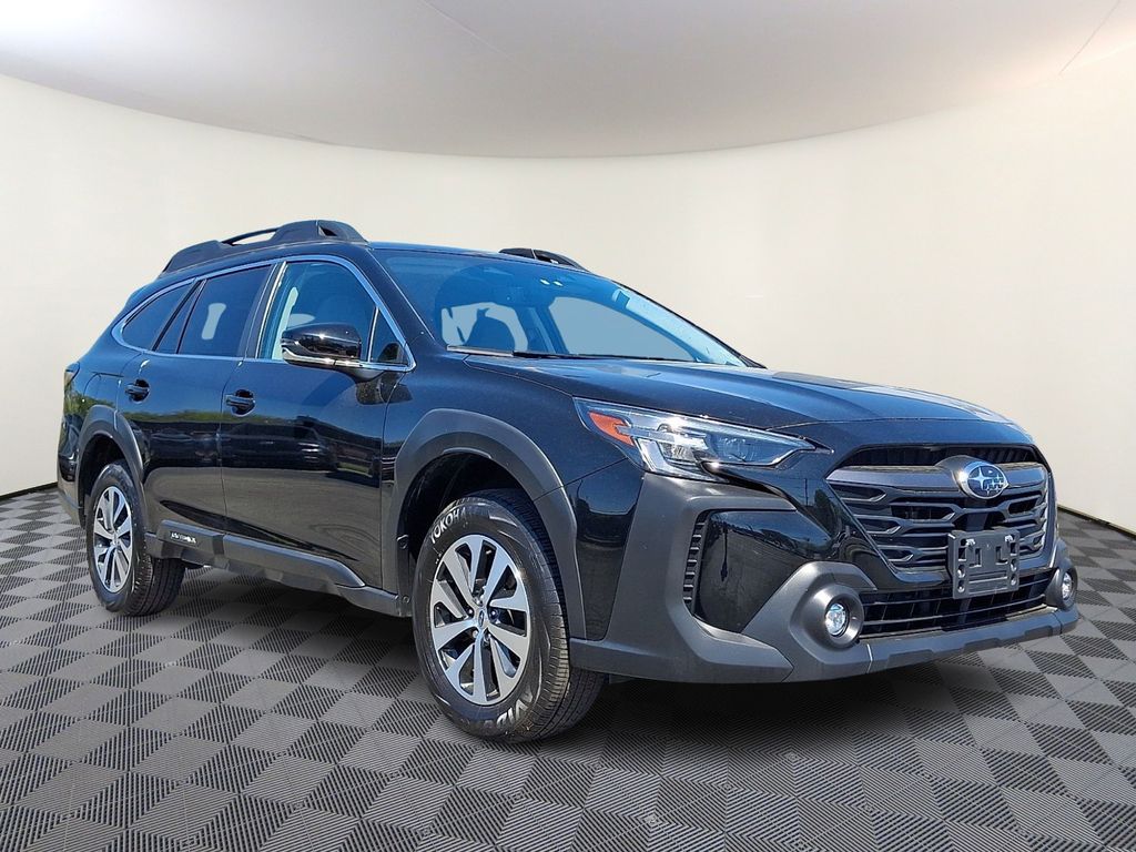 2025 Subaru Outback Premium's photo