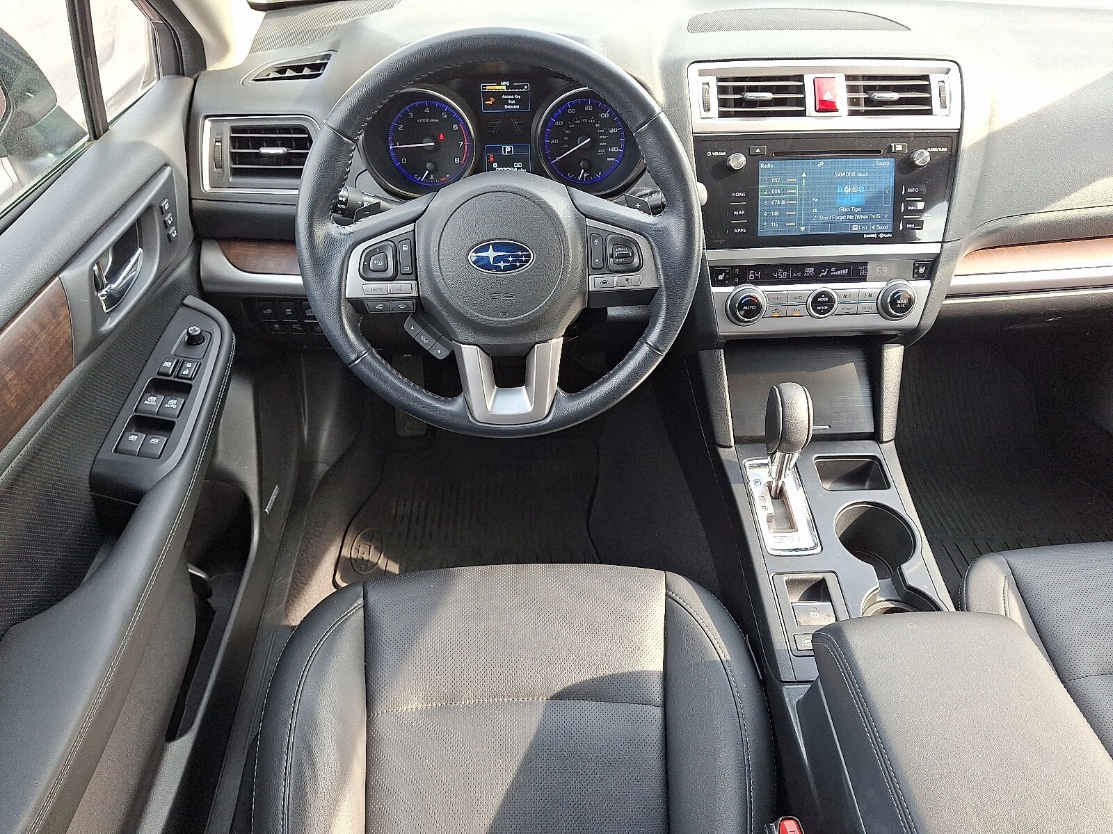 2016 Subaru Outback 2.5i Limited photo 2