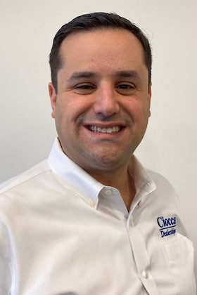 Staff member Eric Narodovich from ID_6bde6cf031ed