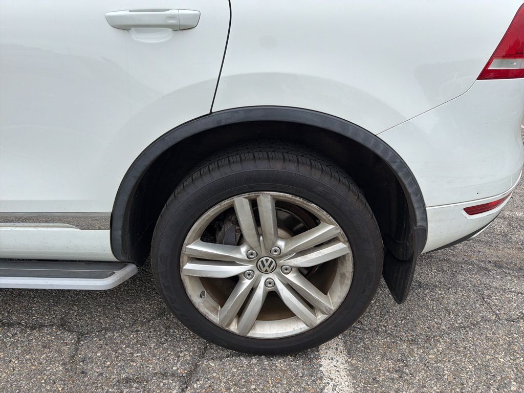 Used 2014 Volkswagen Touareg Executive with VIN WVGEP9BP5ED010065 for sale in Flemington, NJ
