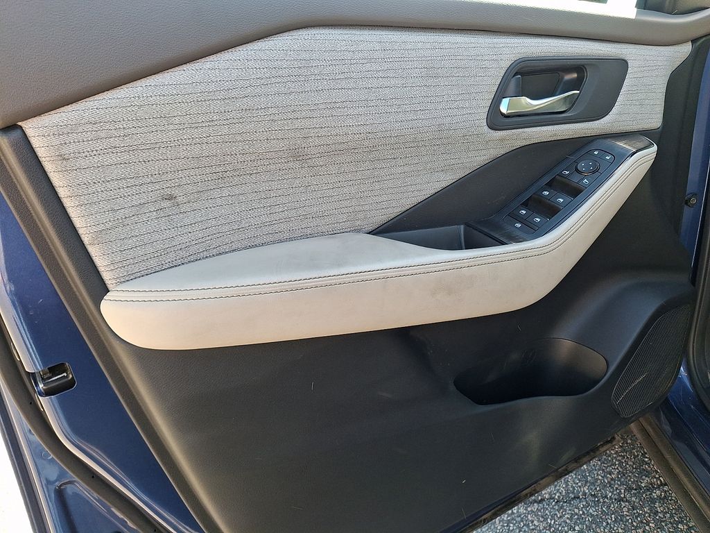 2023 Nissan Rogue SV - Photo 14