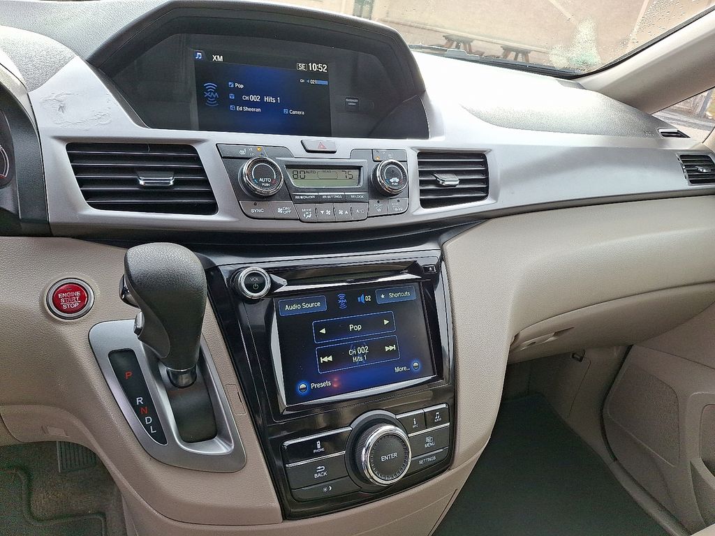 2015 Honda Odyssey EX-L photo 3