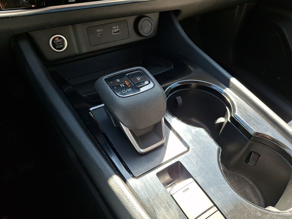 2023 Nissan Rogue SV - Photo 16