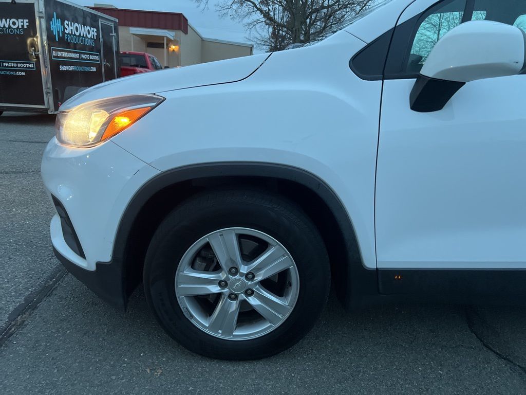 2019 Chevrolet Trax LS photo 4