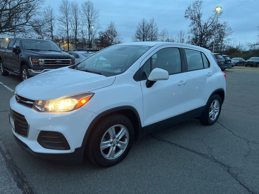 2019 Chevrolet Trax LS photo 3