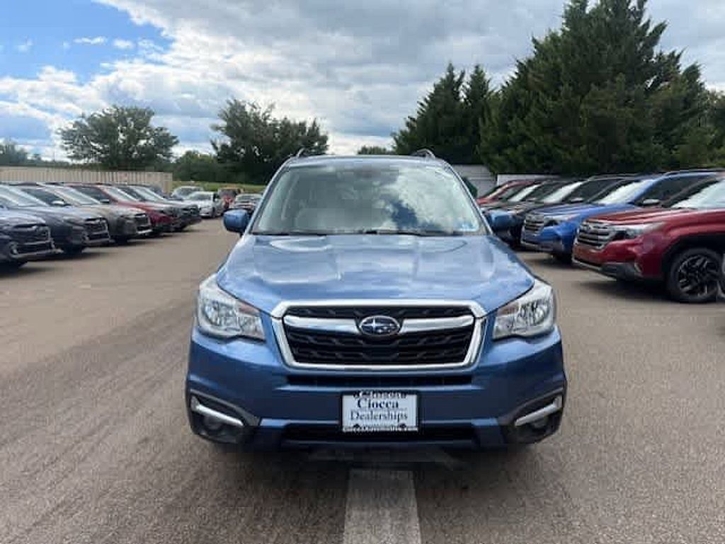 2018 Subaru Forester 2.5i Premium photo 2