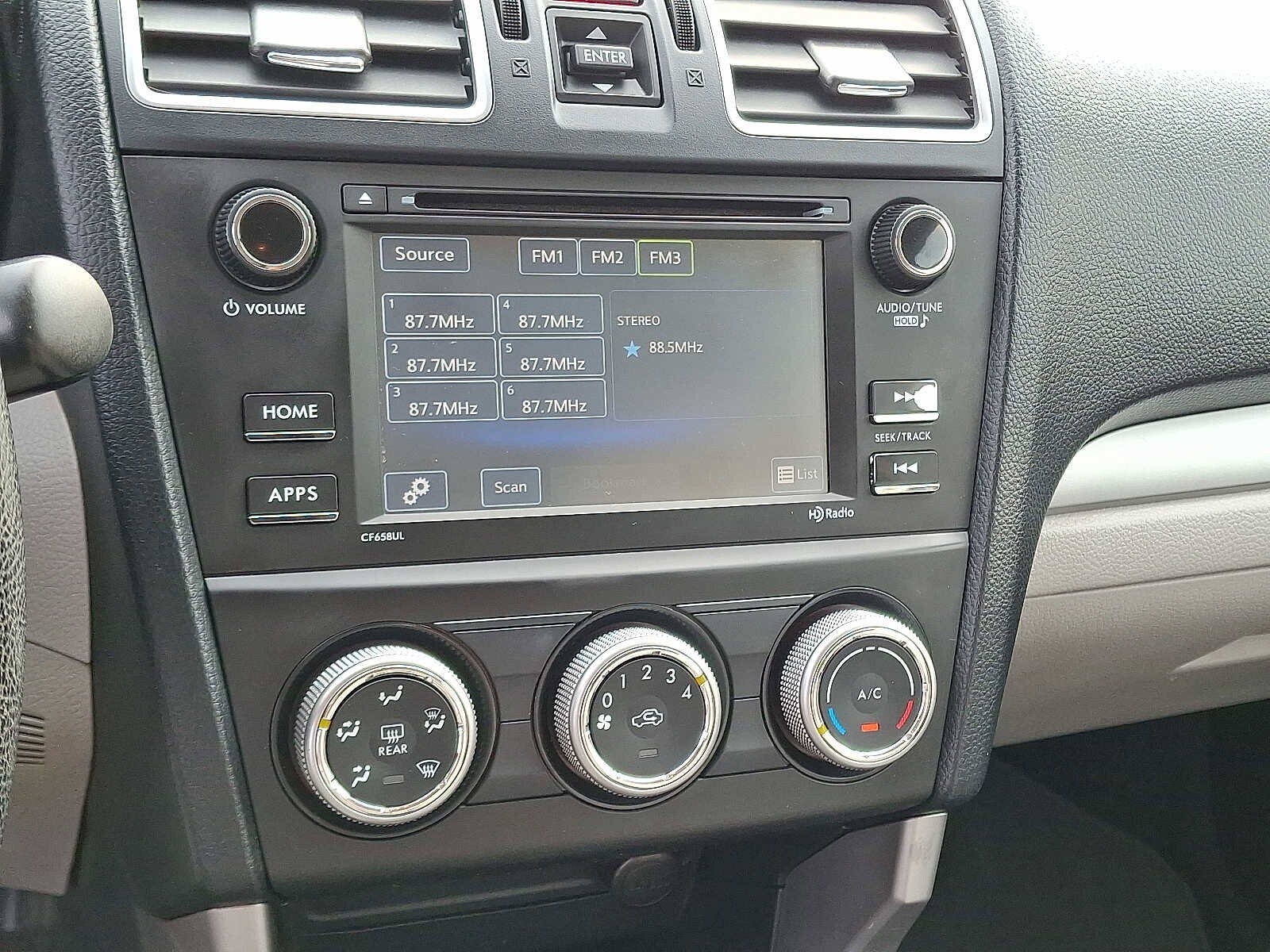 2017 Subaru Forester 2.5i photo 3