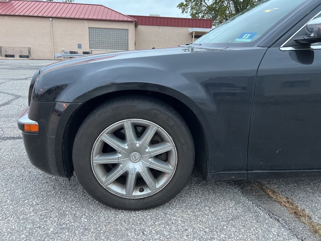 2010 Chrysler 300 C photo 4