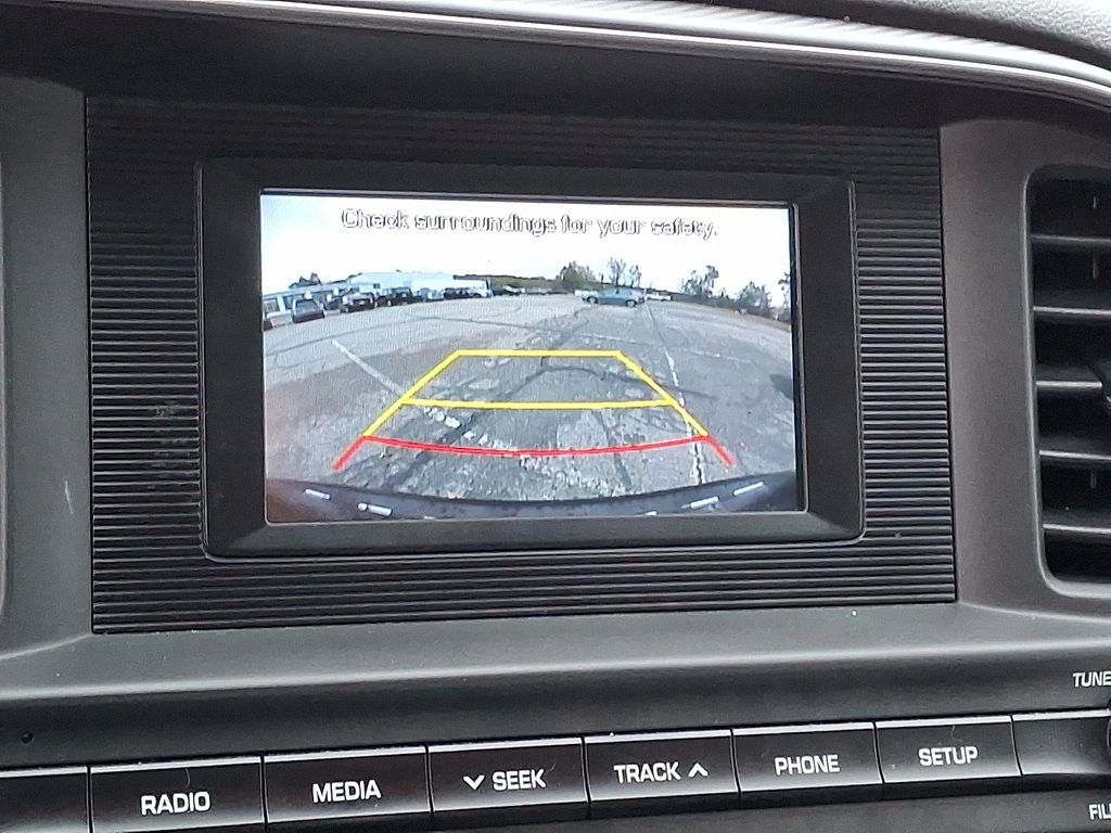 2019 Hyundai Elantra SE photo 4