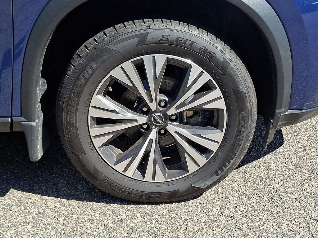 2023 Nissan Rogue SV - Photo 11