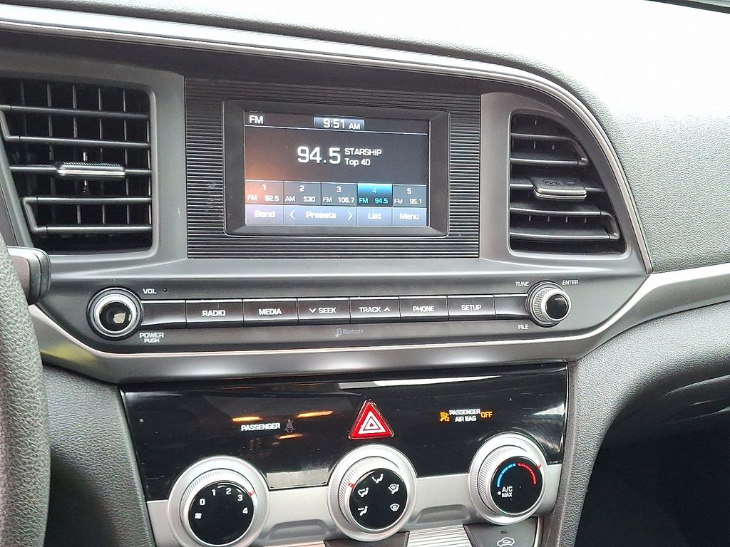 2019 Hyundai Elantra SE photo 3
