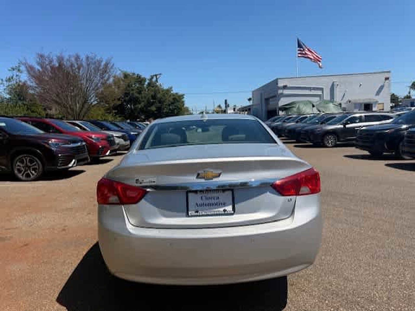 2014 Chevrolet Impala 2LT photo 2
