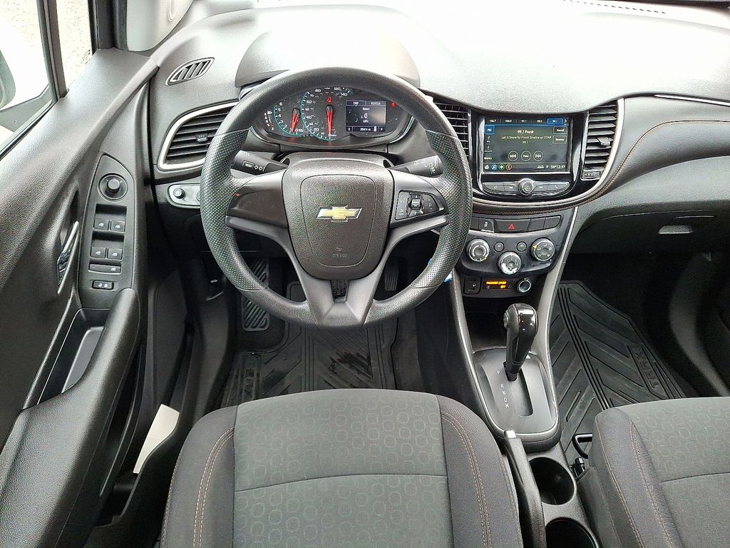 2019 Chevrolet Trax LS photo 2