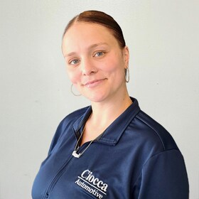 Staff member Bianca Ferreira from ID_5ab870cf1d08