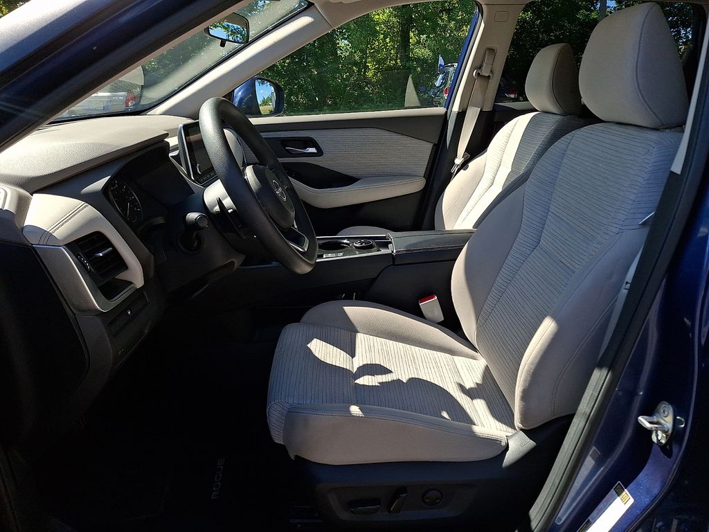2023 Nissan Rogue SV - Photo 15