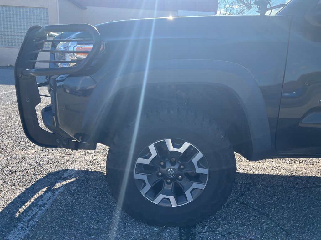 2019 Toyota Tacoma TRD Off-Road V6 photo 4